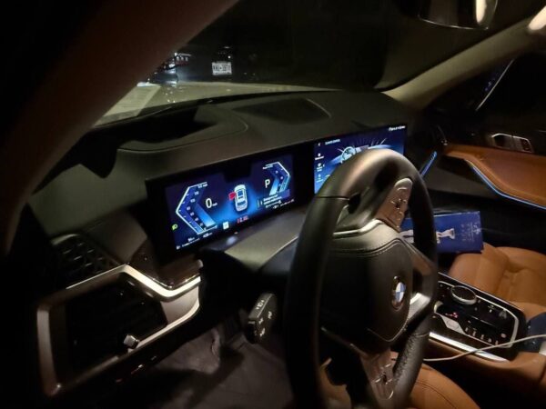 2025 x7 40i - Image 5