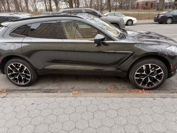 2023 ASTON MARTIN DBX